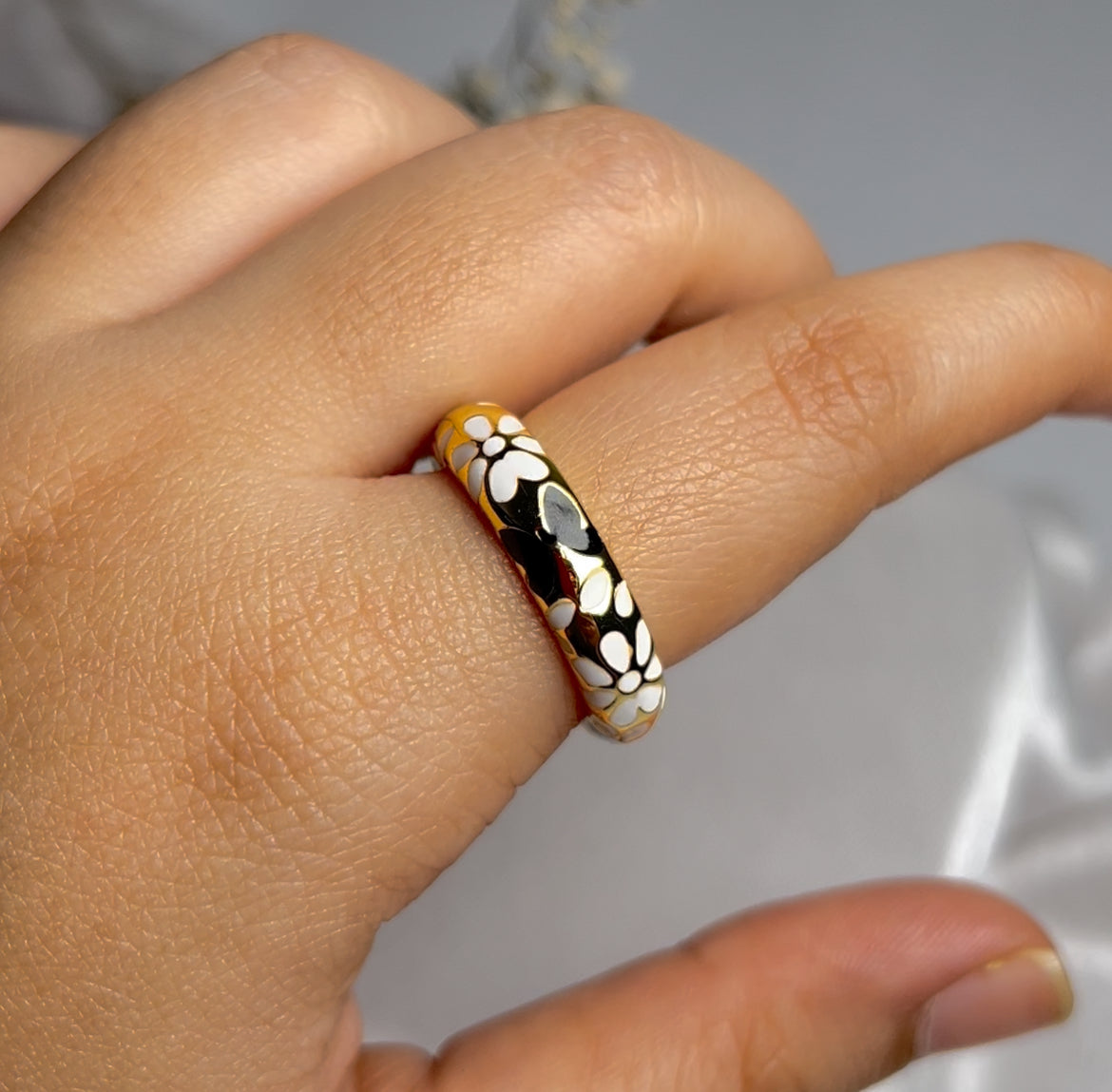 Moonlit Daisy Ring