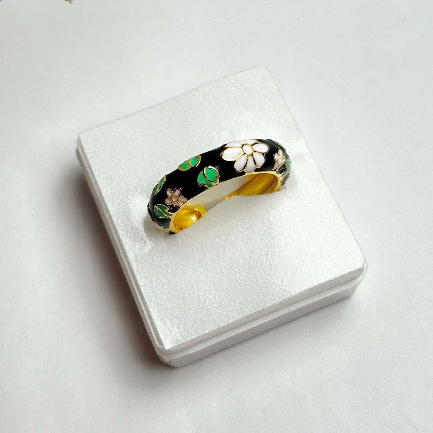 Floral rings for women