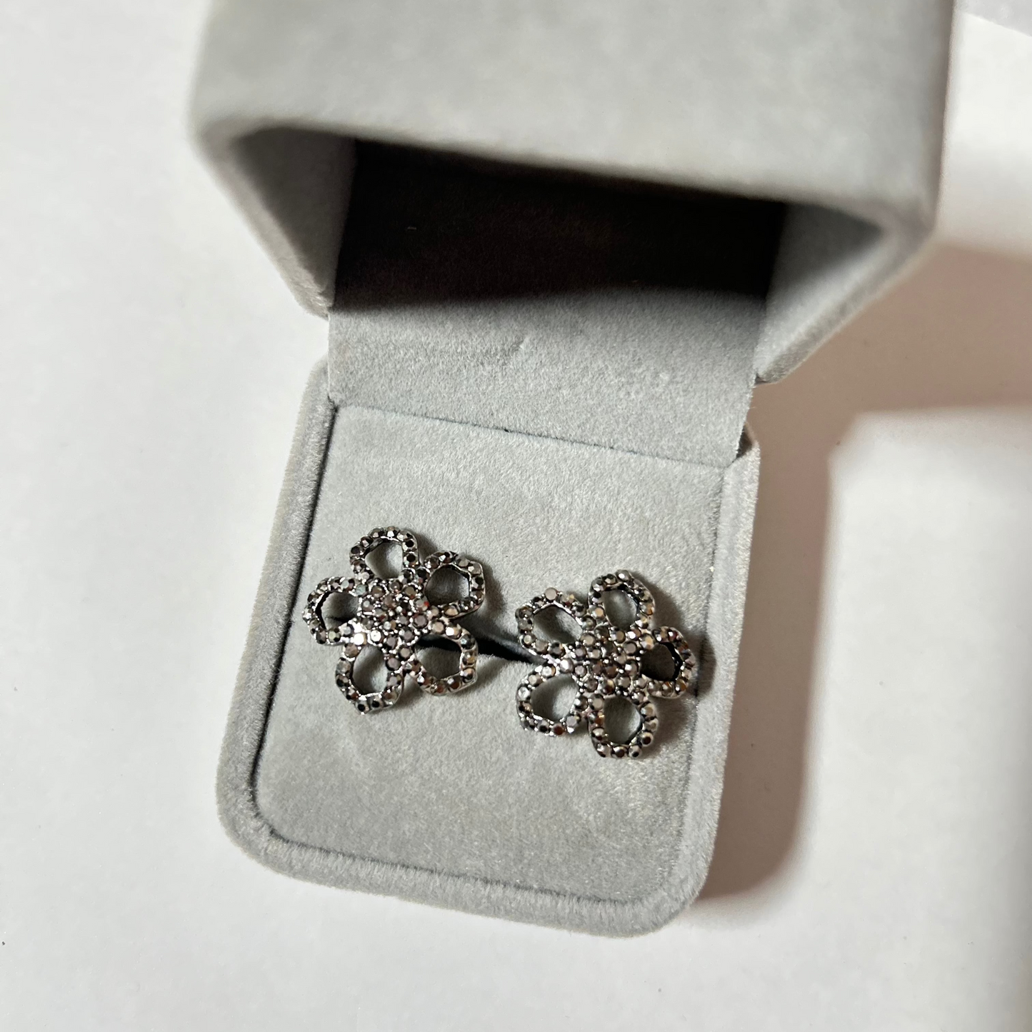 Bloom Studs