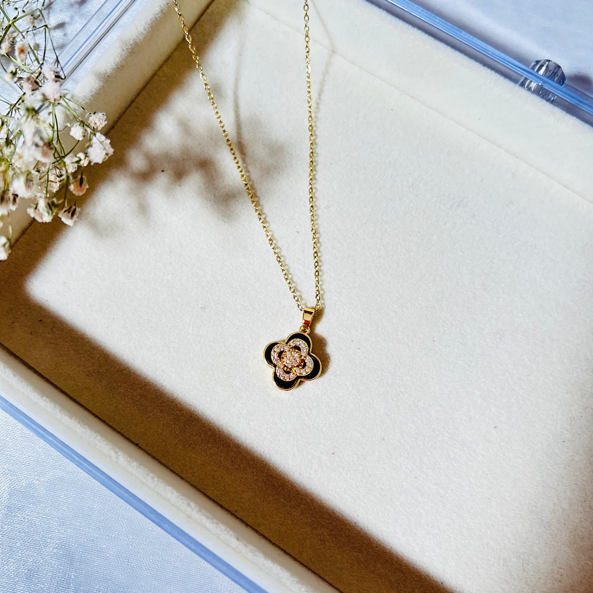 Clover Rotating Necklace