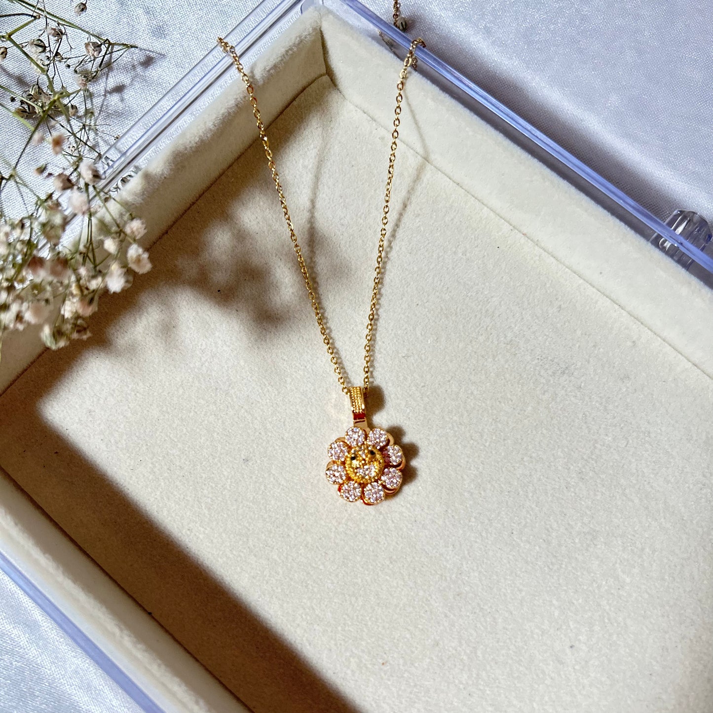 Daisy Rotating Necklace