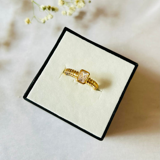 Luna solitaire daily wear ring for women