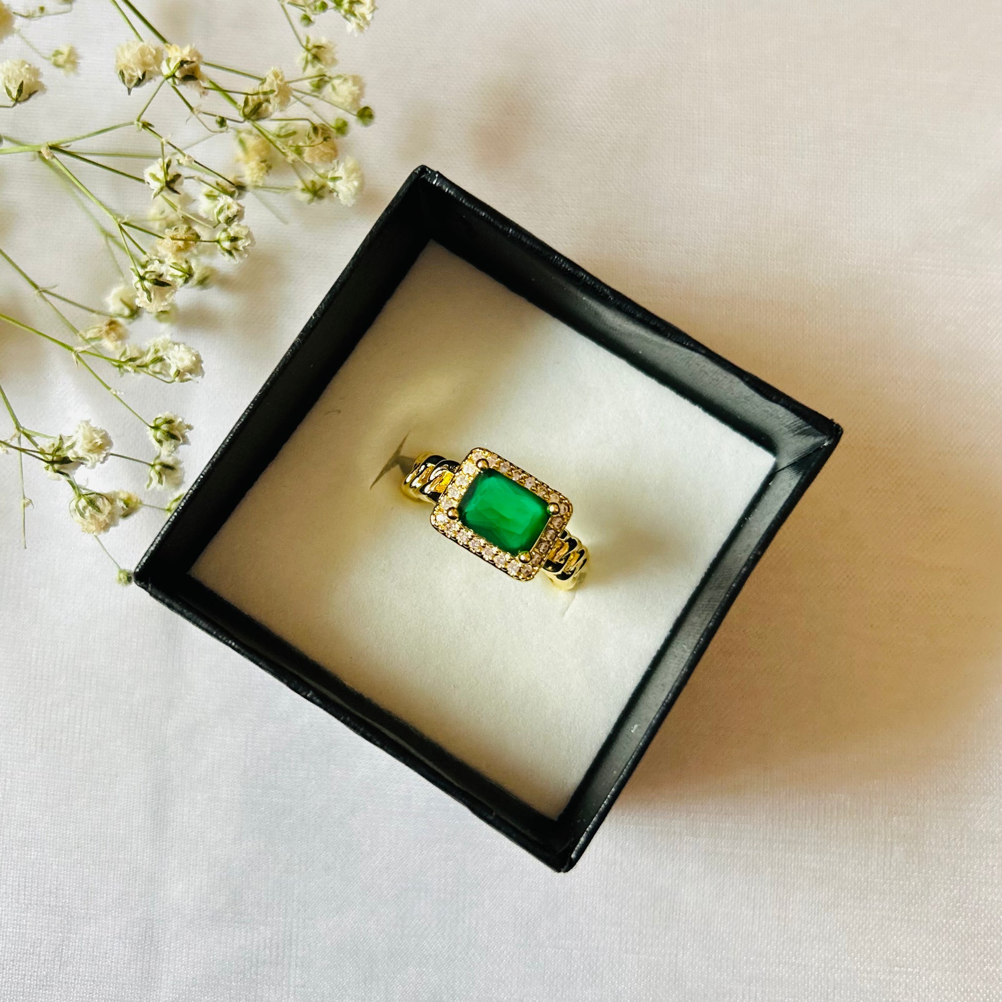 Luxura charm modern ring for women