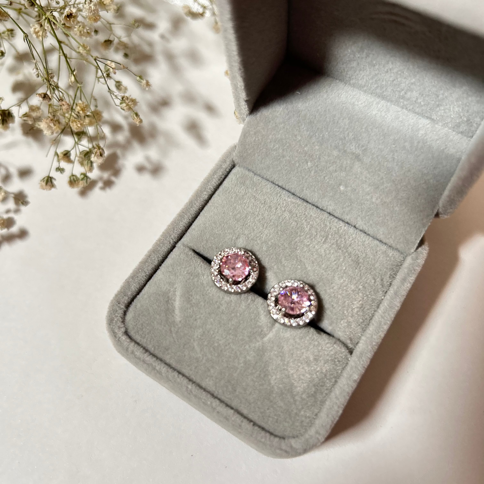 Olivia Studs