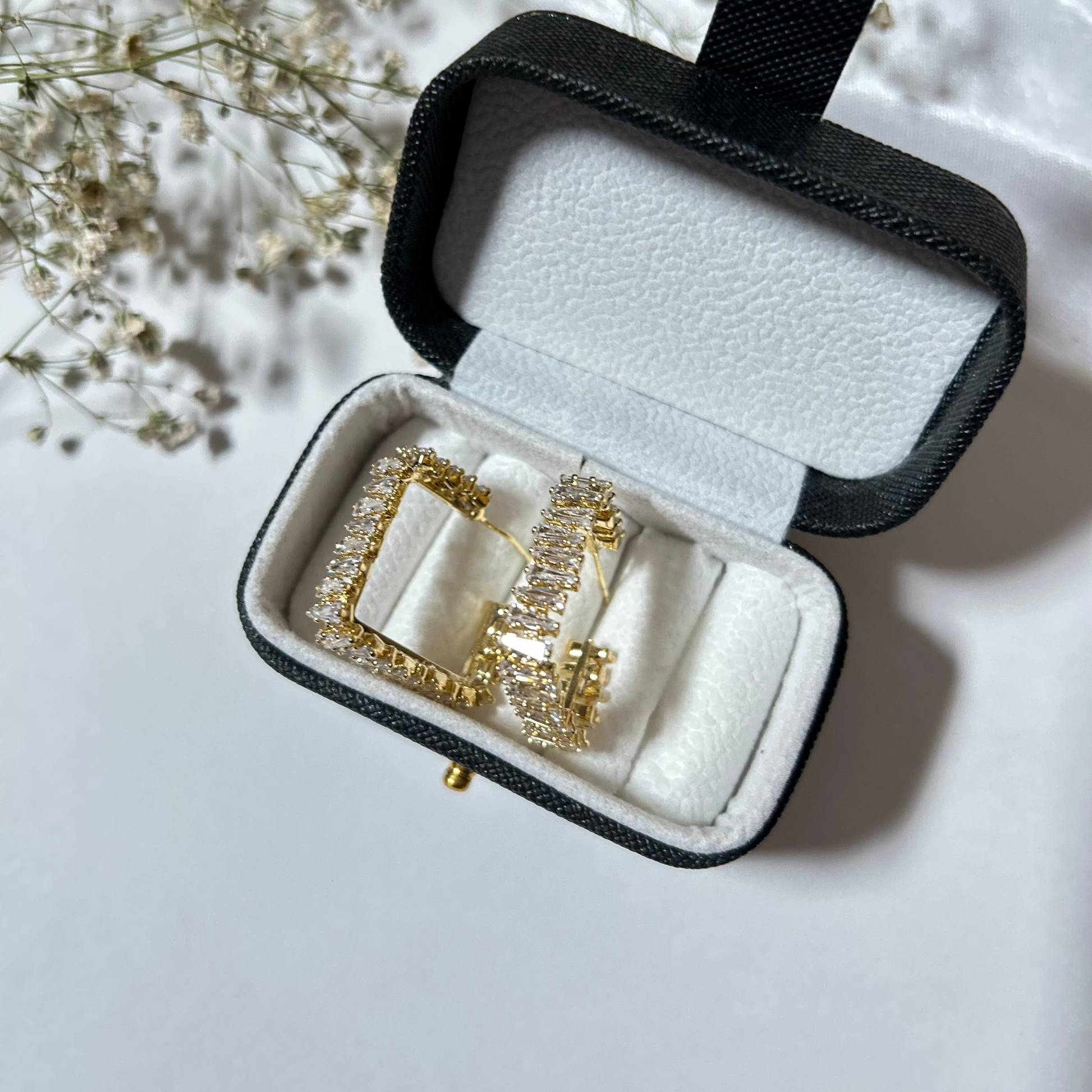 Gold hoop earrings for daily wear