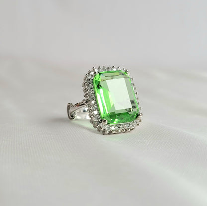 Emerald Empress Ring - Minimalist Bling