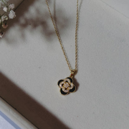 Clover Rotating Necklace