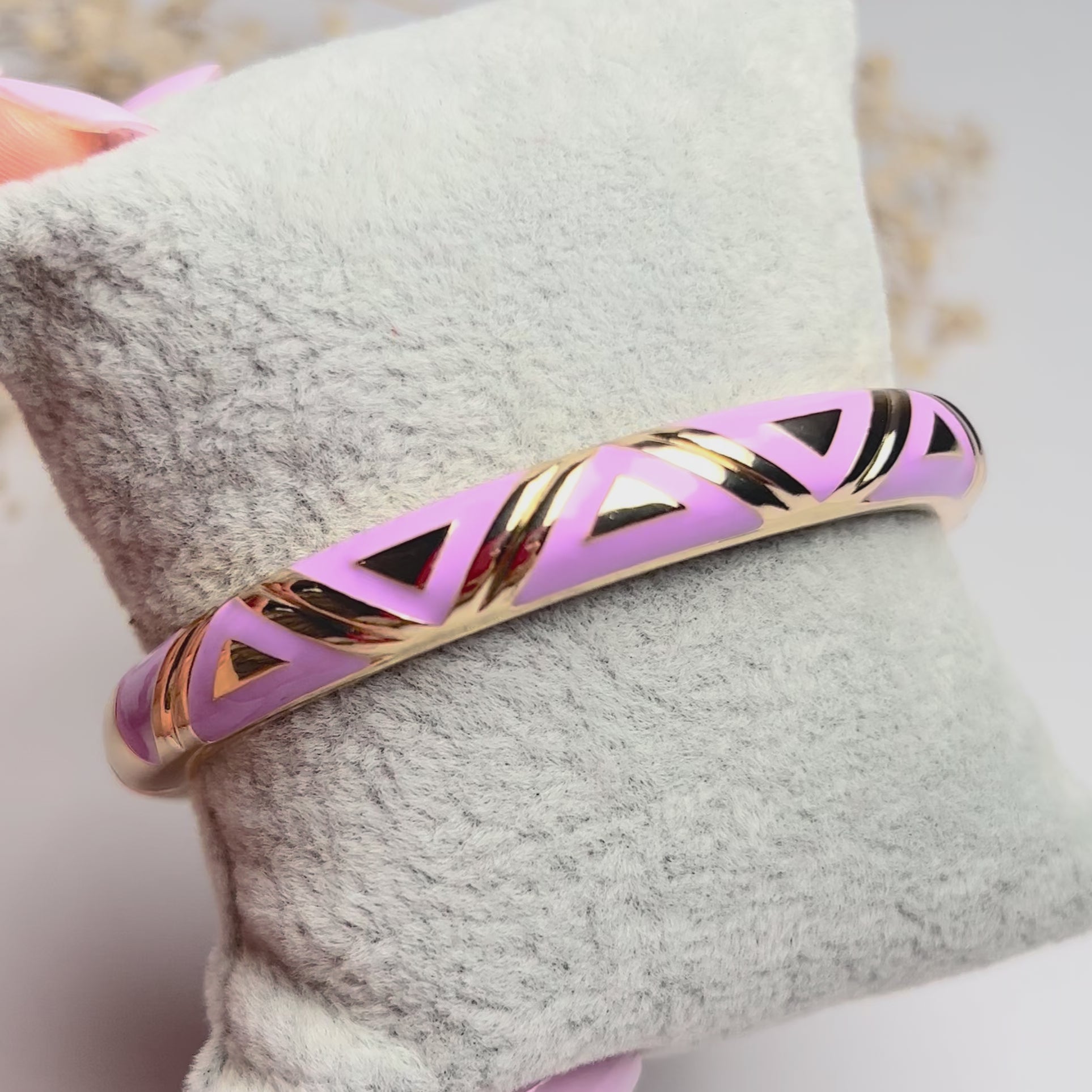 free size bracelet under 1K for women