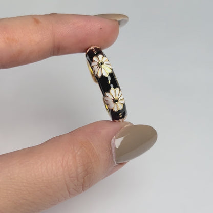 Noir Daisy Ring