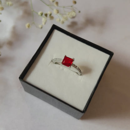 Daisy modern waterproof office wear ring for women