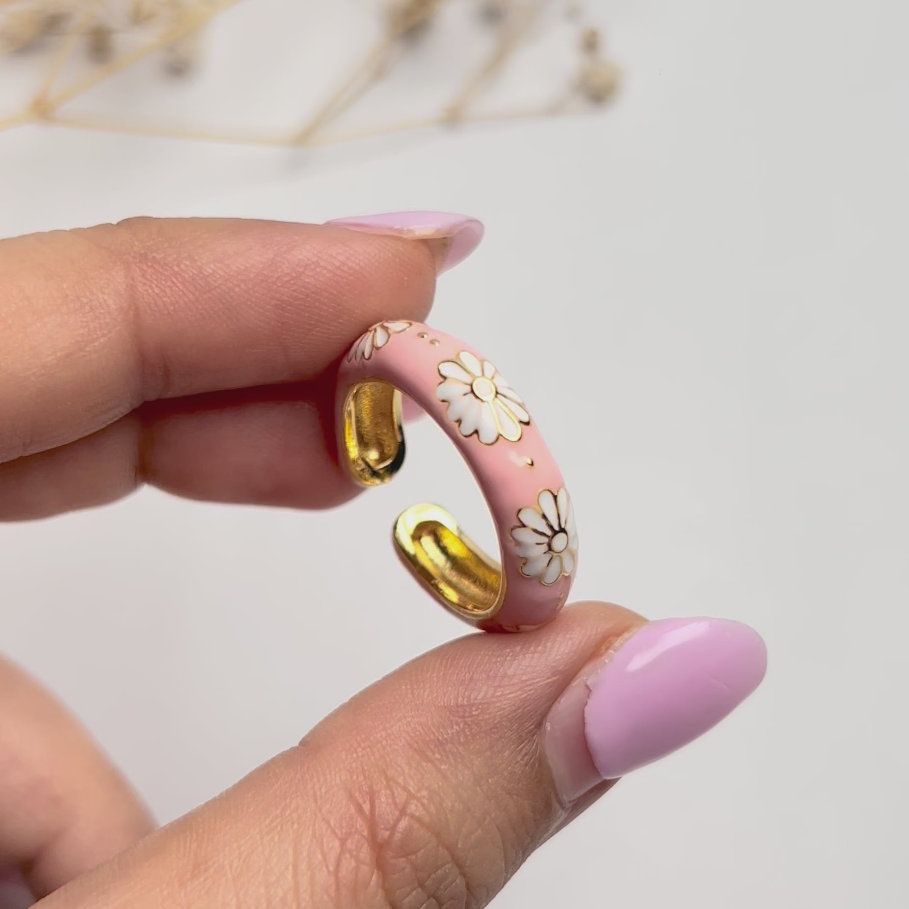 trendy rings for women under 1K