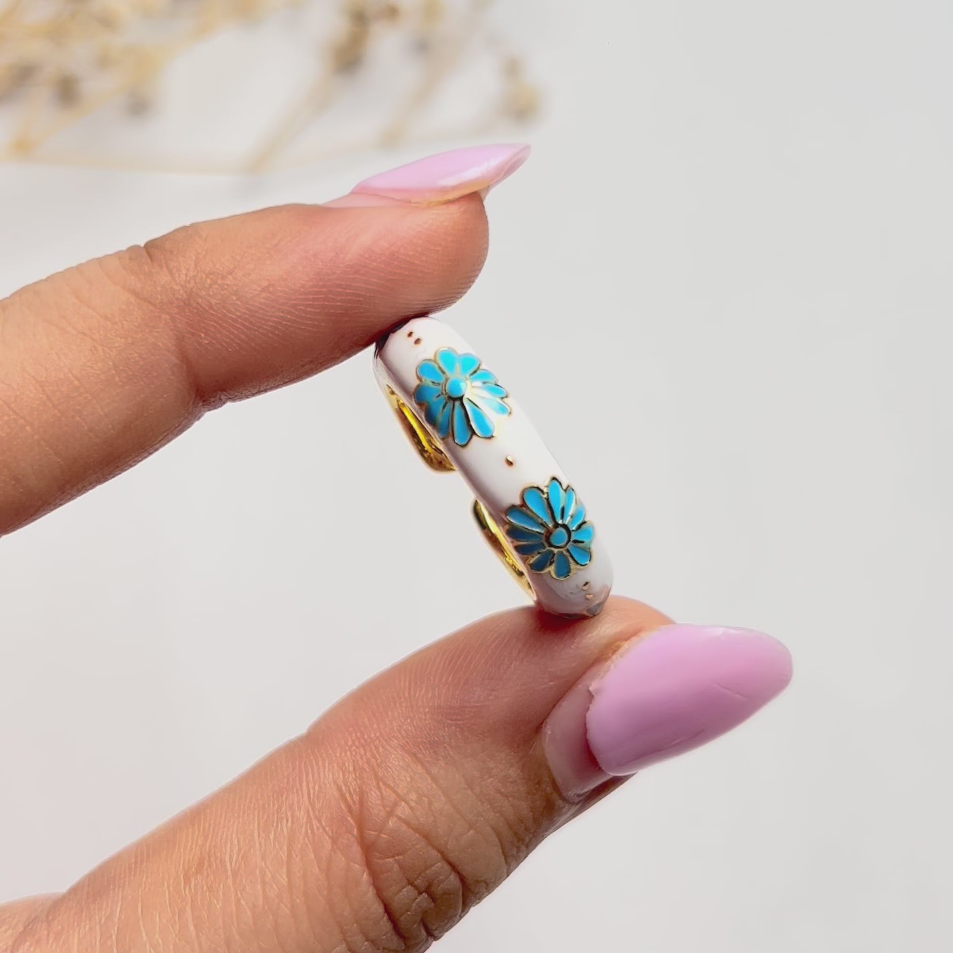 Viral floral rings under 1K